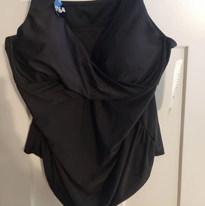 NWT 3X Black Swimwear Tank Top With Underwire